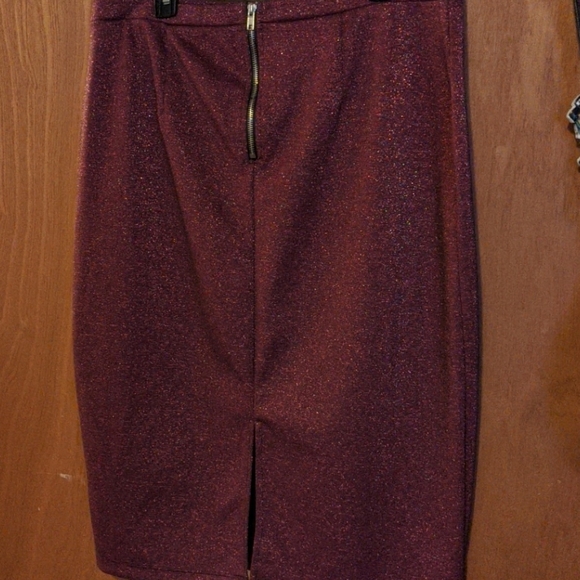 Pink pencil skirt - Picture 2 of 2
